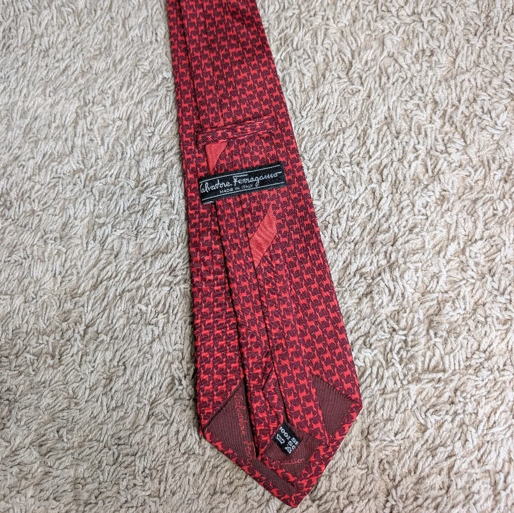 Salvatore Ferragamo Red Patterned Silk Men's Tie